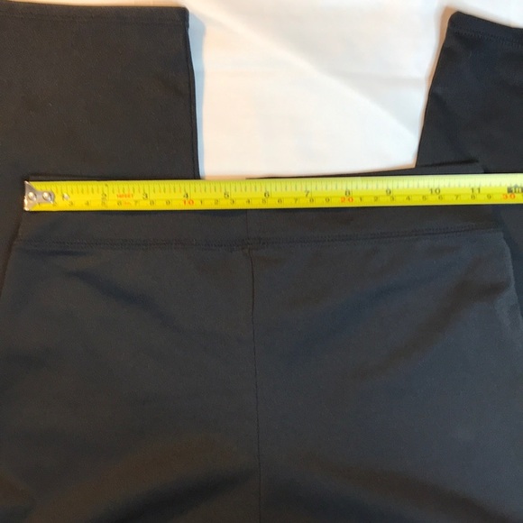 MOTION WEAR Adult Medium Black Capri Leggings - Picture 5 of 8